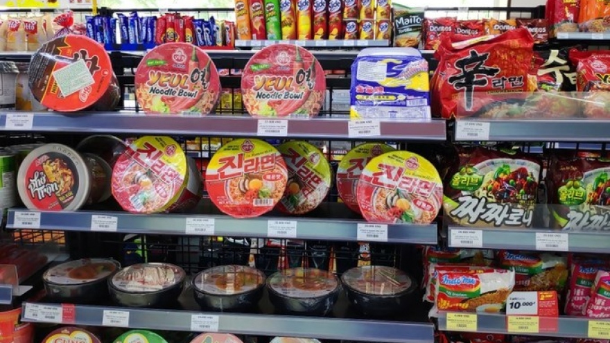 Korean firms up instant noodles investment in Vietnam