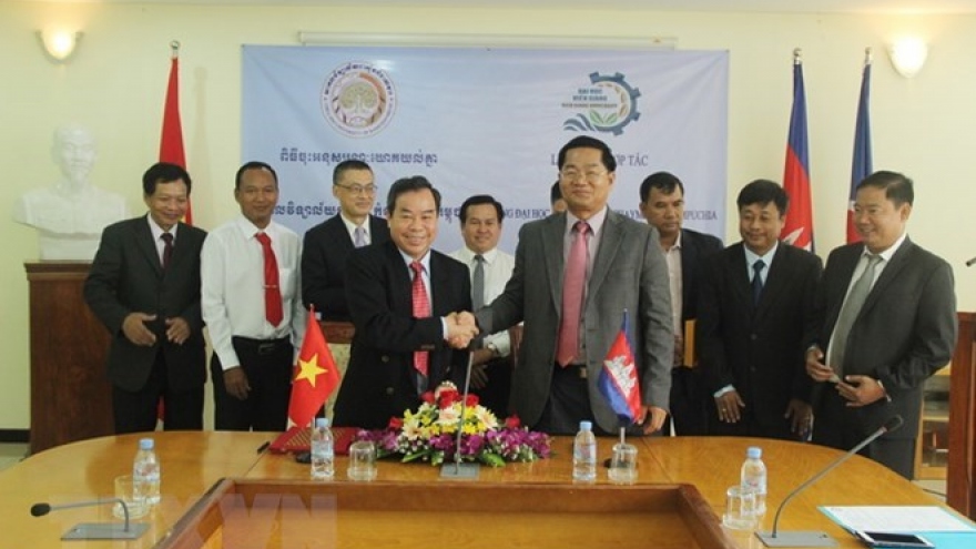 Vietnam, Cambodia universities forge ties