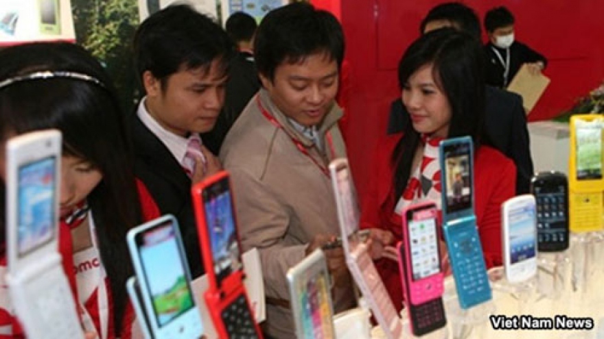 Smart phone retailers race for market share