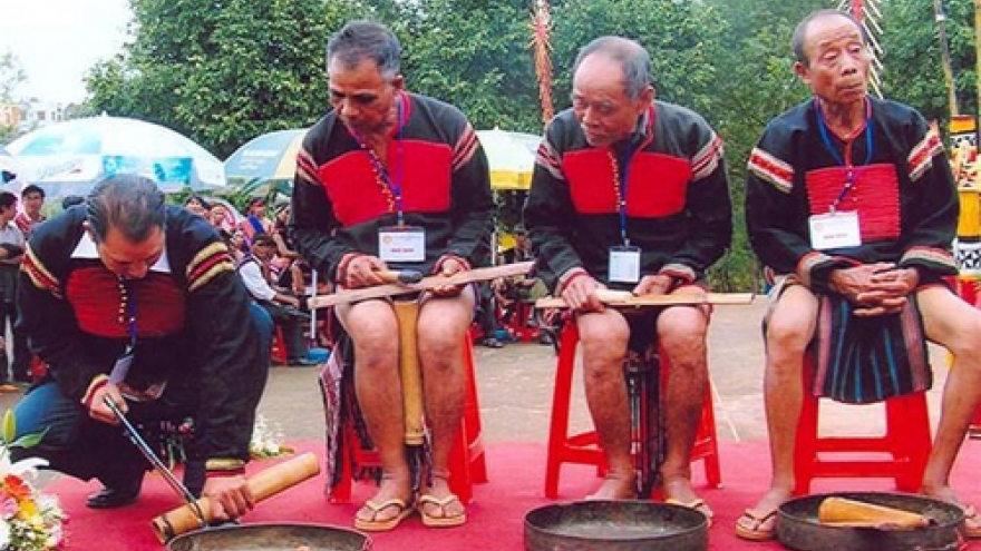 Bamboo gong, a special instrument of the Ede
