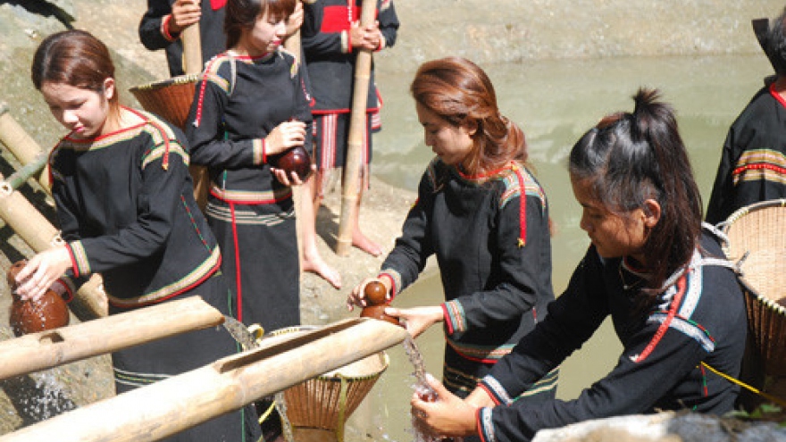 
        Water resource worship of the Ede
                              