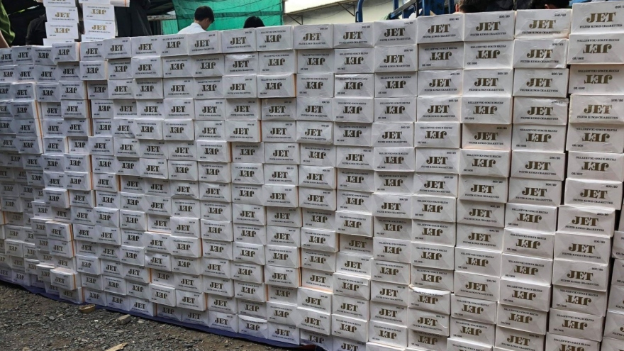 HCM City Police seize 3,300 smuggled cigarette packs