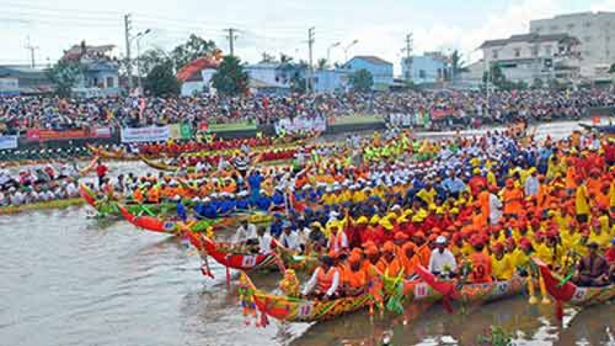 Ngo junk race of the Khmer in Soc Trang