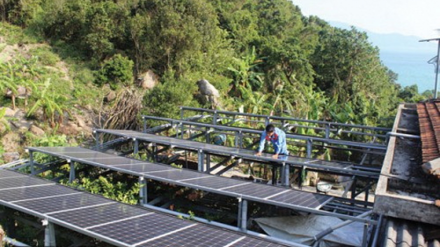 Korean firms to build solar power plants in Central Highlands