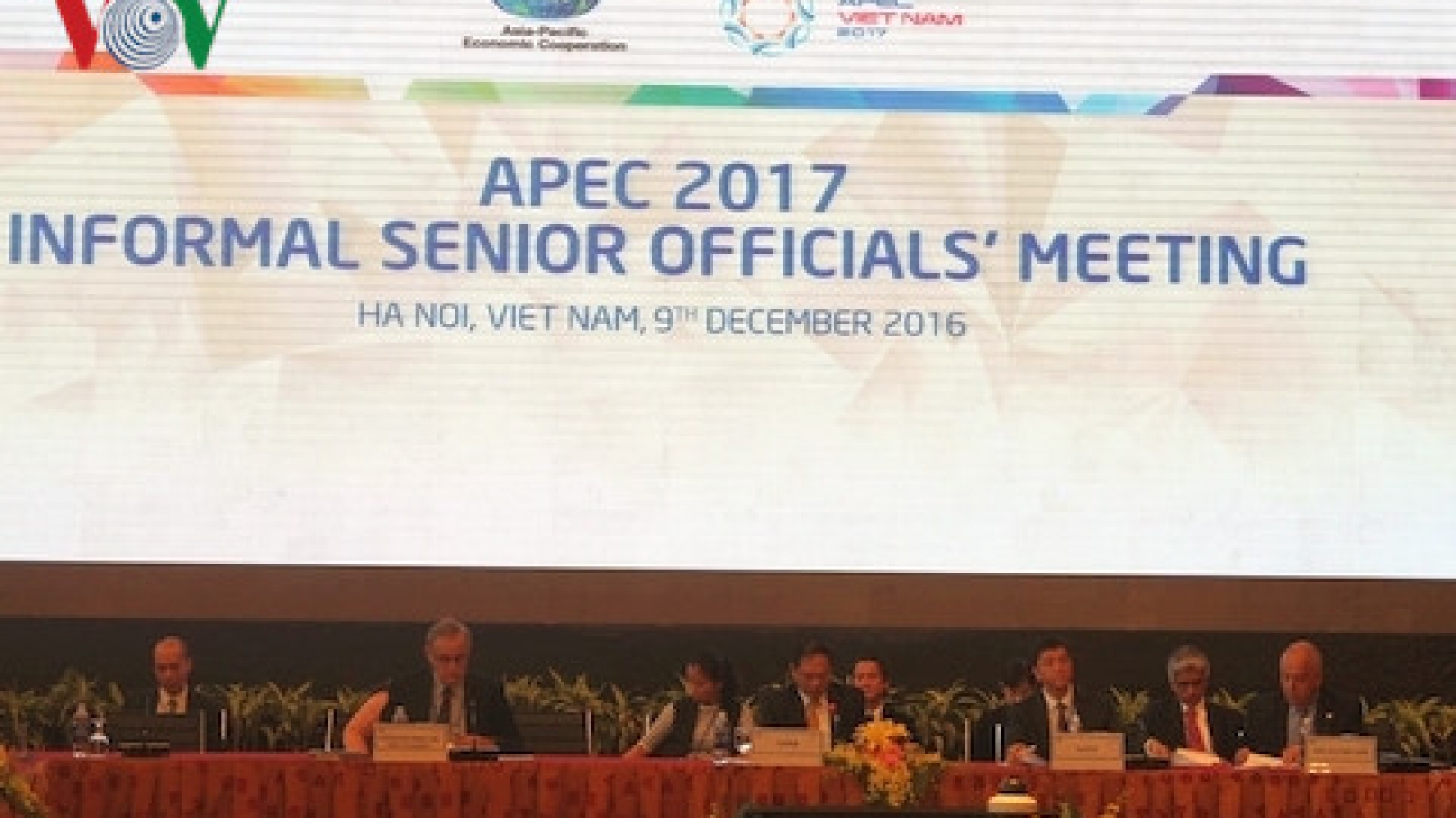 APEC senior officials gather at informal meeting in Hanoi