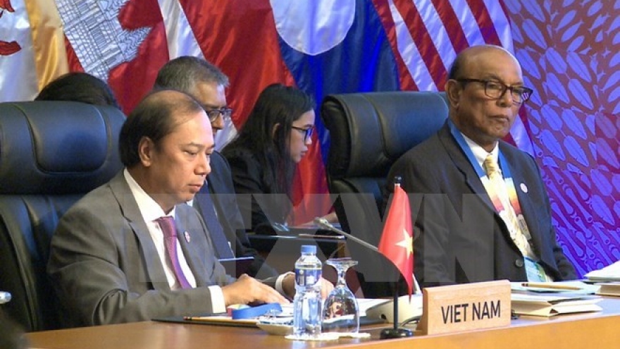 Vietnam attends ASEAN SOM and related meetings in Manila