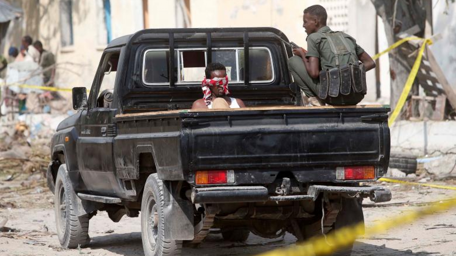 Suicide bomb kills at least 29 at Somalia's main port: police