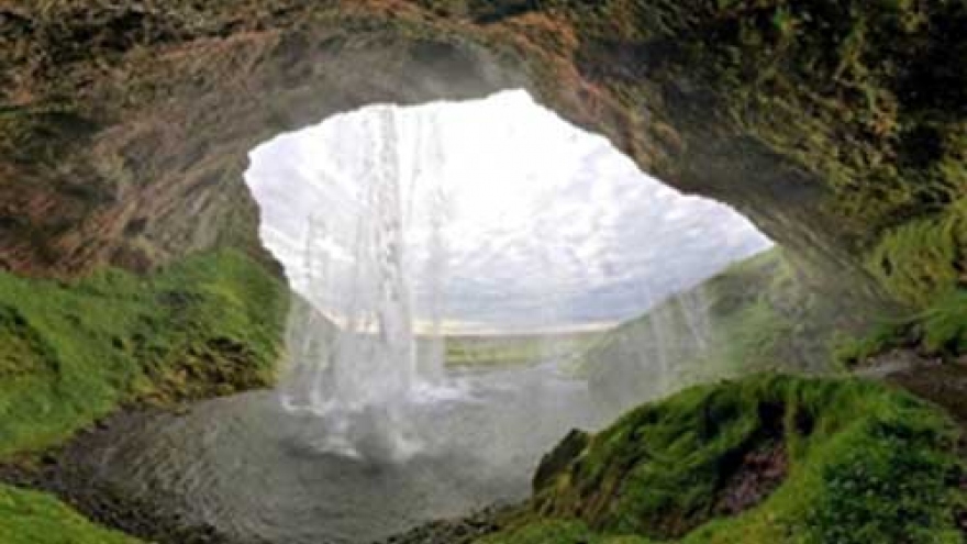International explorers love Son Doong cave
