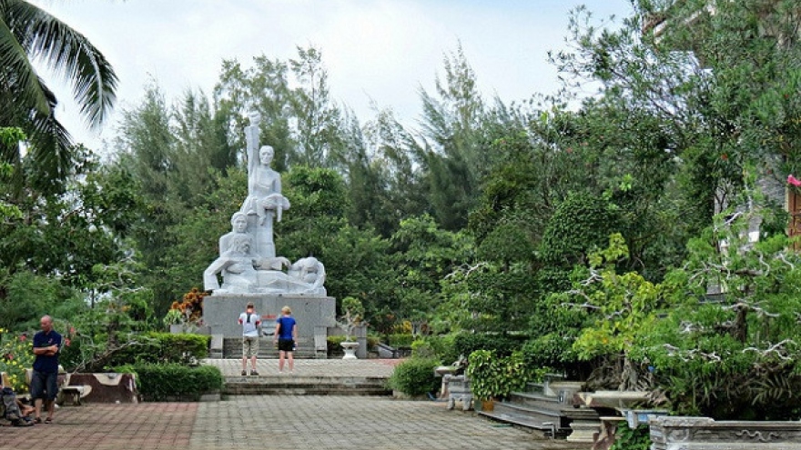 Visiting historical relics in Quang Ngai