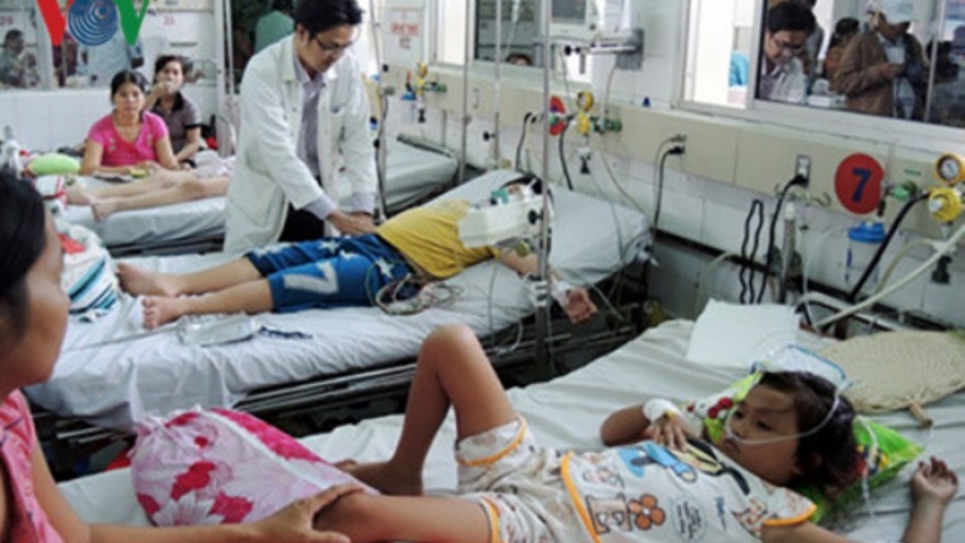 Hanoi records nearly 2,400 cases of dengue fever