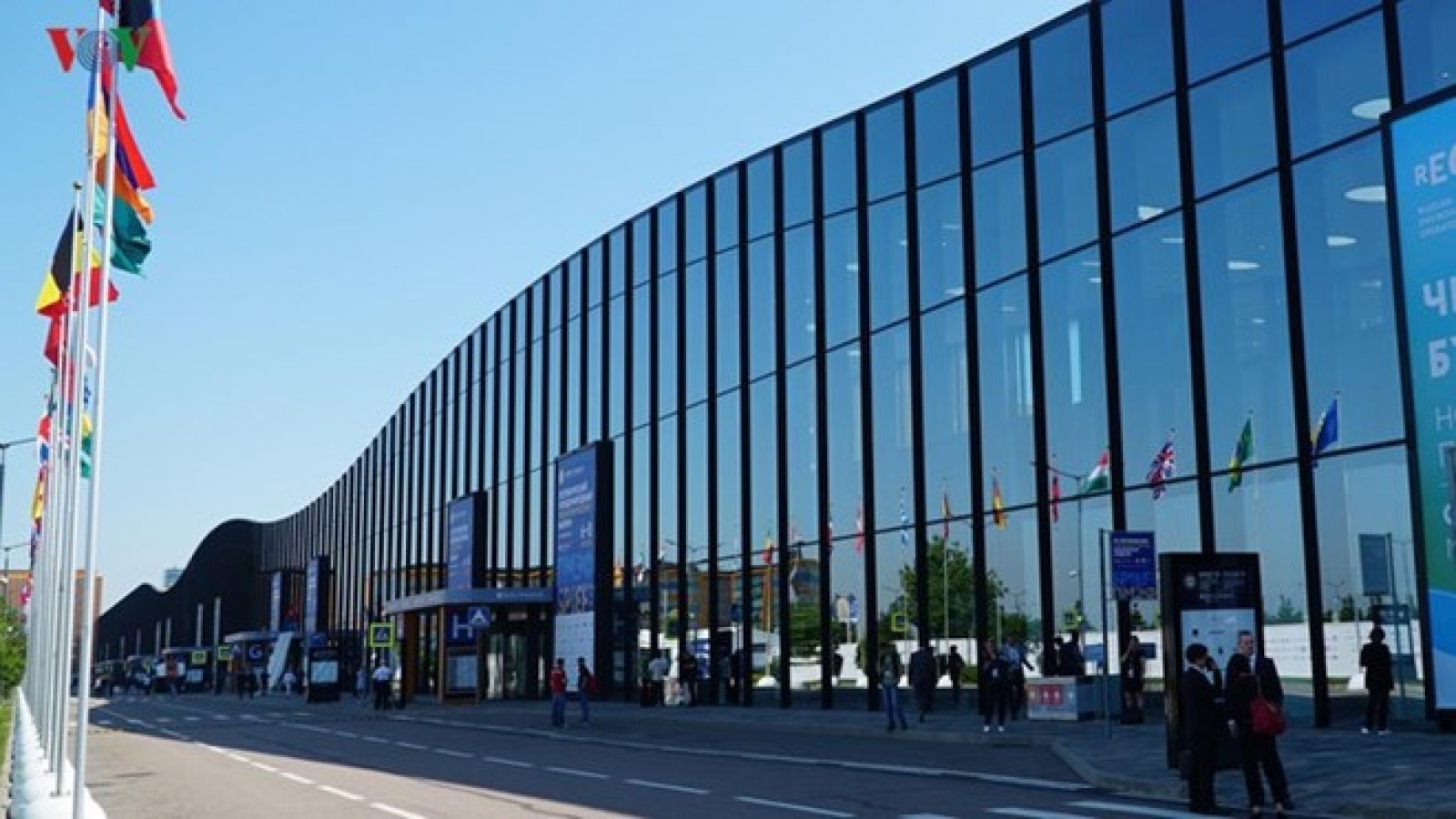 Vietnam attends Saint Petersburg International Economic Forum