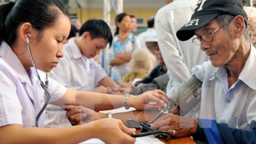 Old workers won’t steal jobs: experts