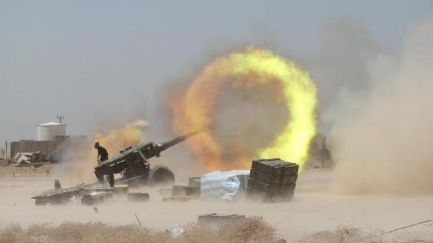 Iraqi army storms to edge of Islamic State-held Falluja