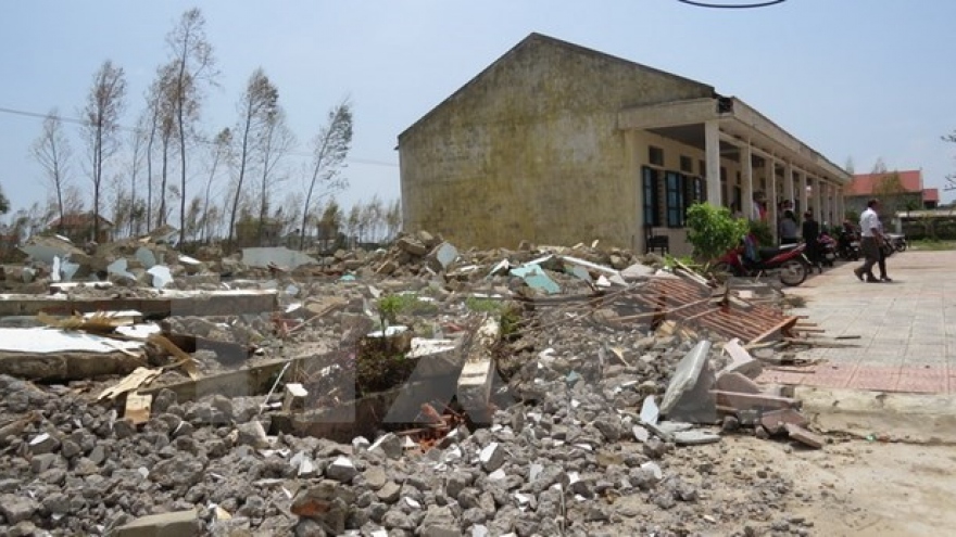 
        Rice allocated for flood victims in central region
                              