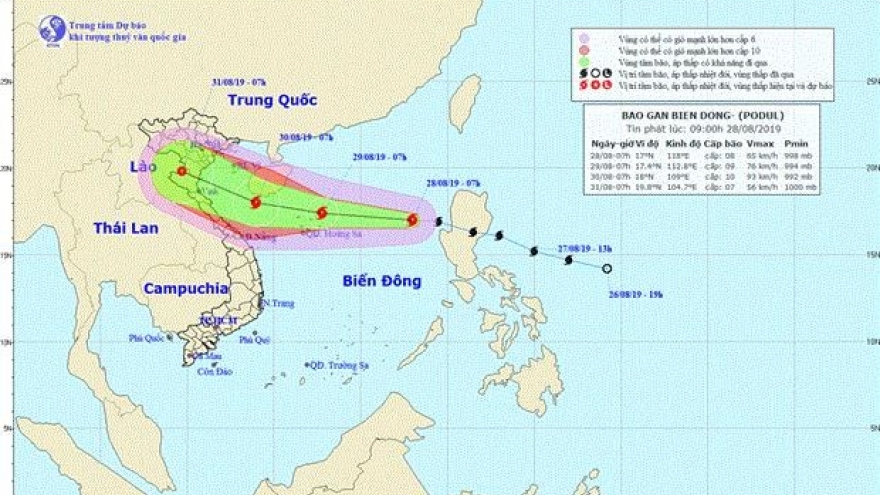 Storm Podul enters East Sea, moves west