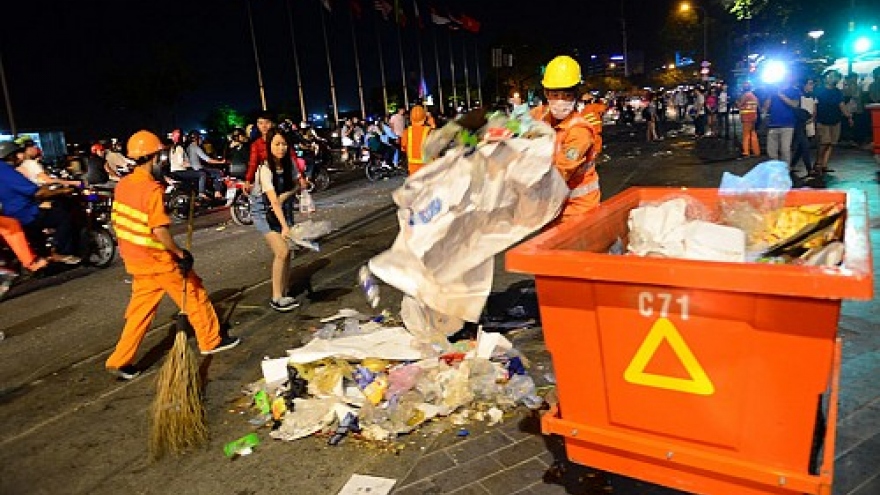HCM City to mobilize 7,000 workers for street cleaning during Tet