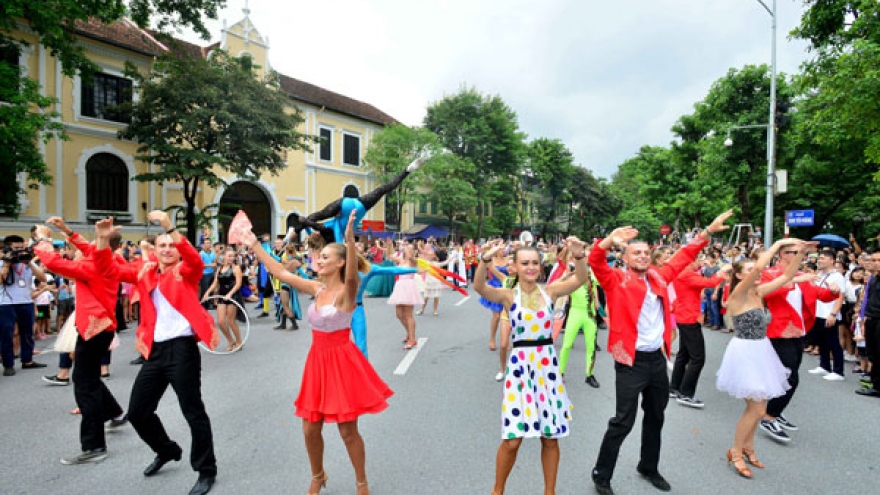 Hanoi plans street closure around Hoan Kiem Lake