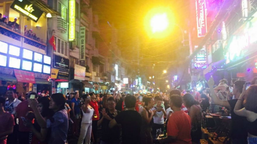 Photos: Amazing streets for visitors in HCM City