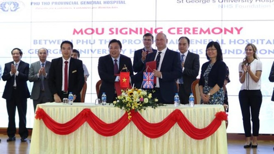 Vietnamese, British hospitals partner in stroke treatment