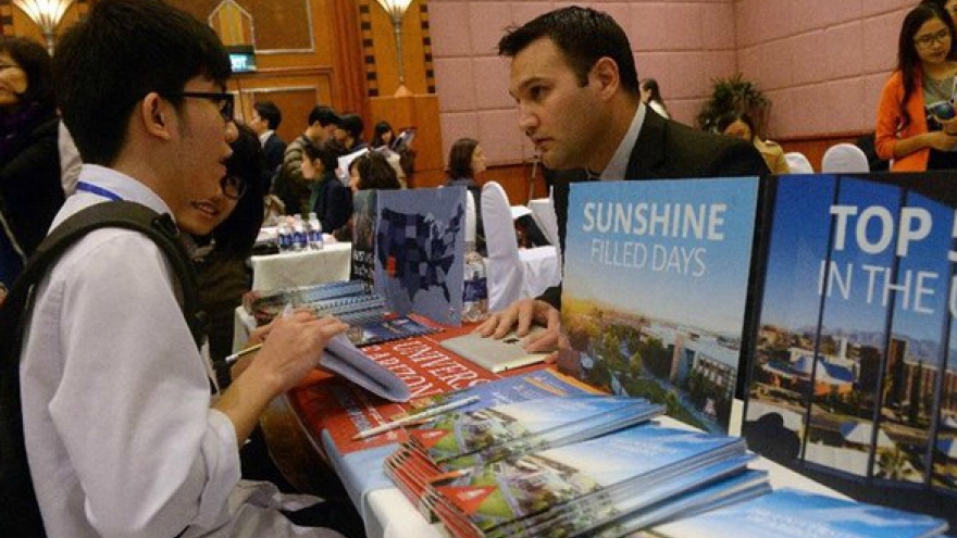 Vietnam draws up rules for foreign education agents 