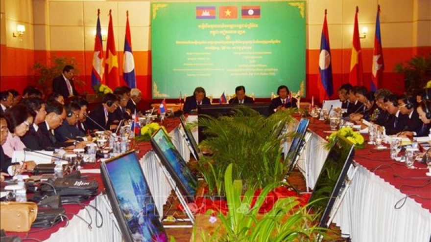 Supreme courts of Vietnam, Laos, Cambodia bolster cooperation