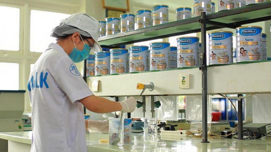 Vietnam tightens control of milk prices