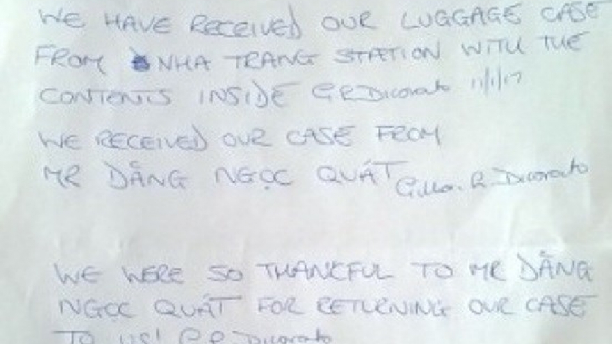 Suitcase left on SE7 train returned to UK tourist