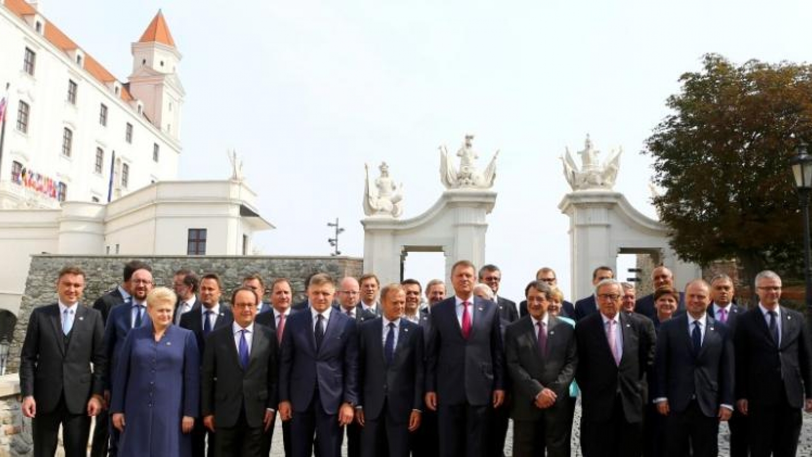 Divided European leaders struggle with post-Brexit vision