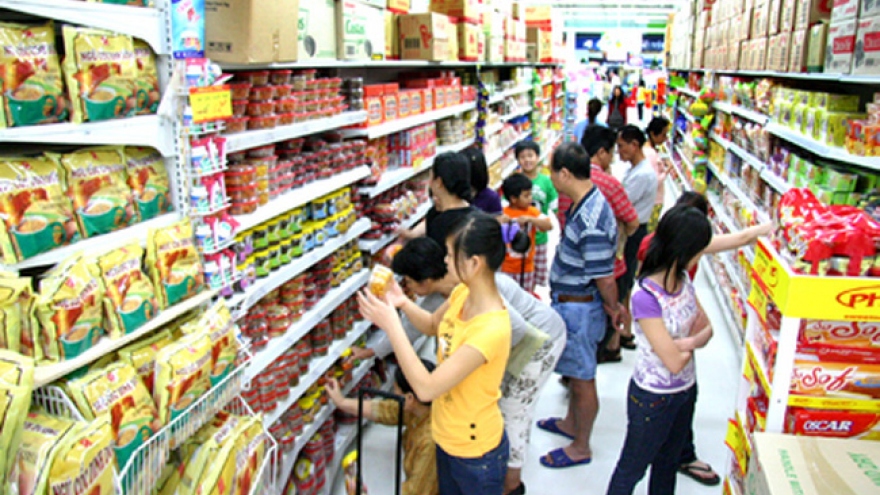 More than 100 shops open in Hanoi on the first day of Tet