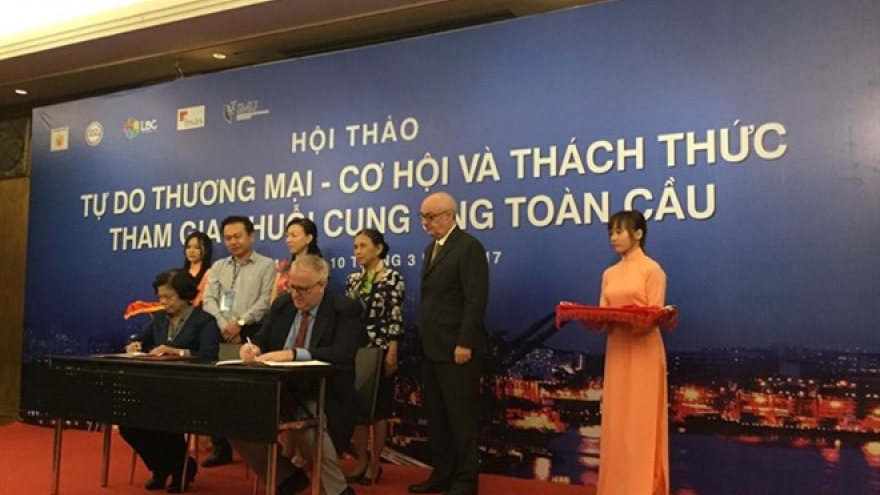 Experts urge firms to enter supply chains
