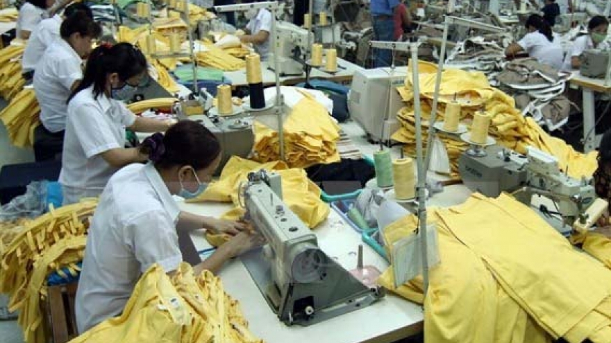 Sustainable growth of industrial exports discussed in Hanoi