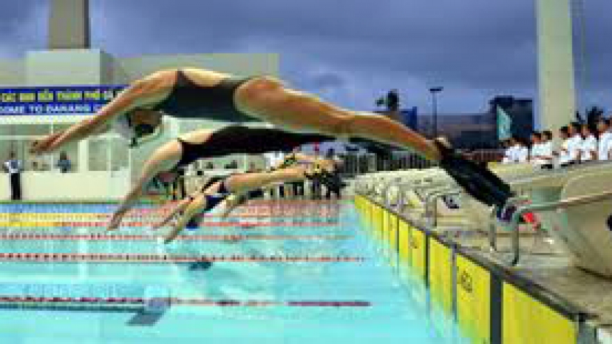 National junior swimming and diving tournament kicks off