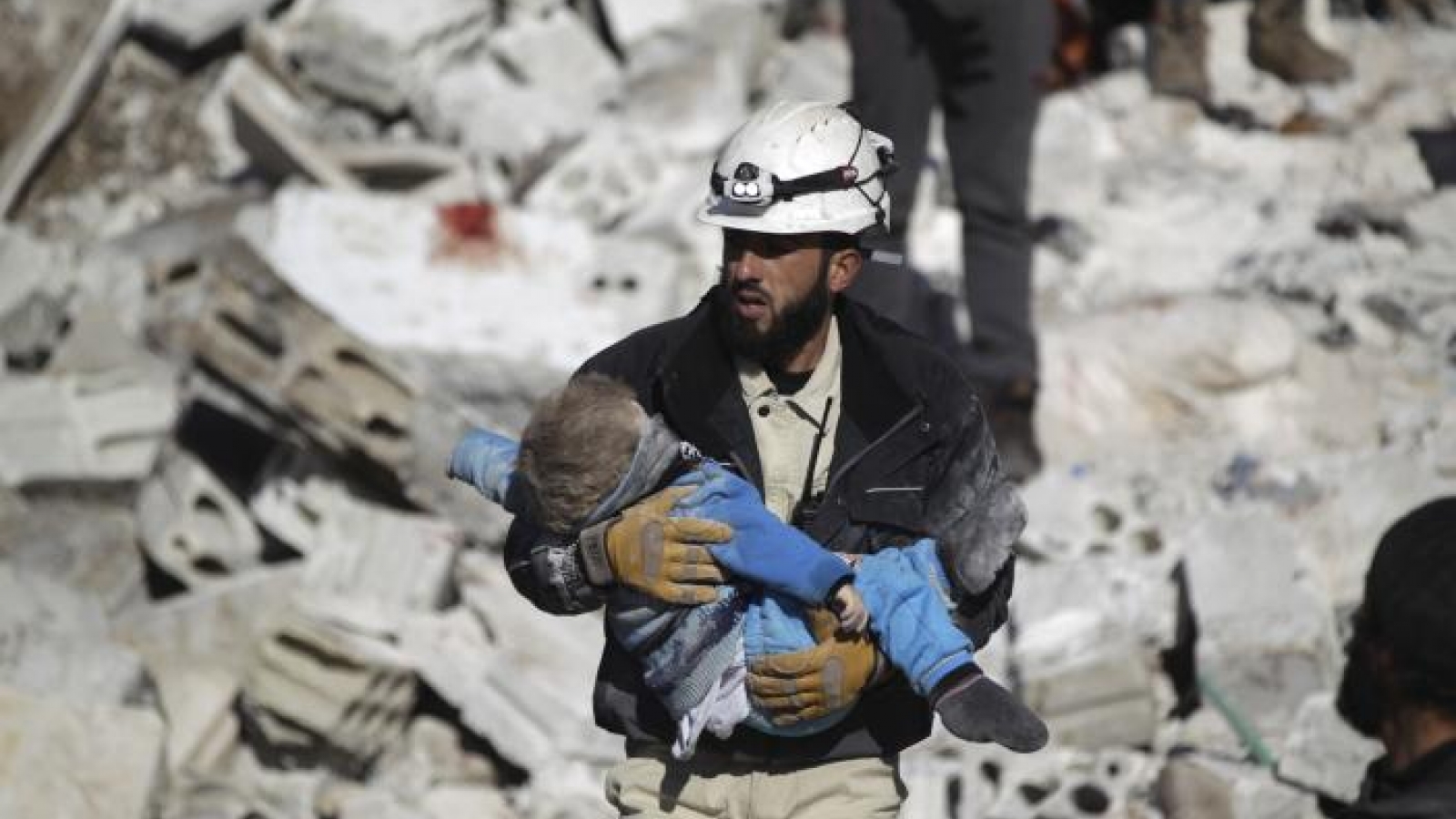 Syria ceasefire deal in balance as Aleppo aid plan stalls
