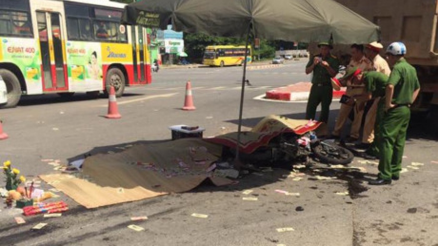 Drunk truck driver kills 3 on motorbike in Hanoi