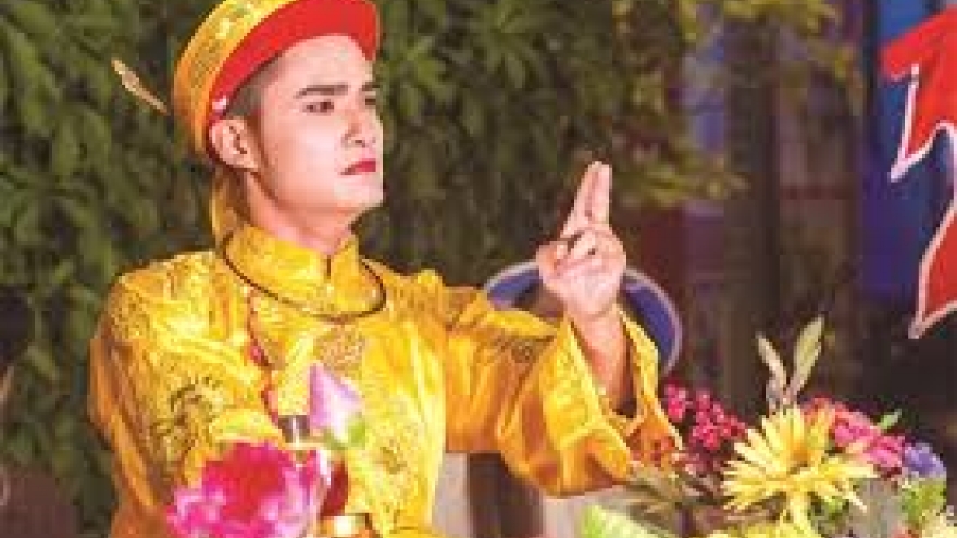 Young man pursues passion for folk art