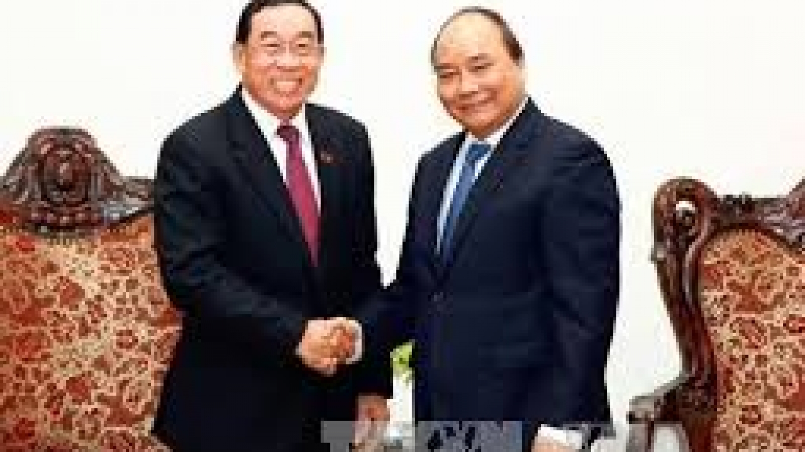 PM vows to help Laos develop transport infrastructure