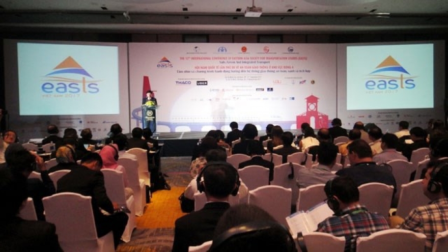 Int’l conference talks safe, green, integrated transport