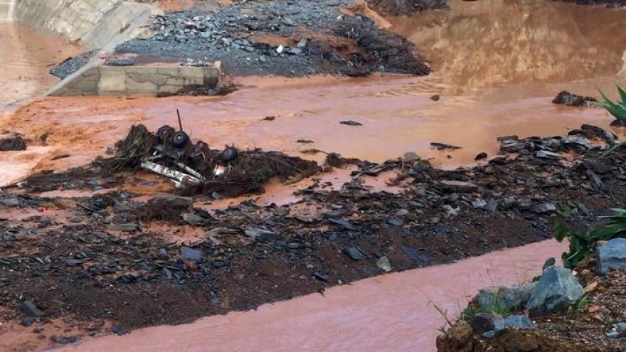 Hydropower dam tunnel collapses in central Vietnam flash floods, many missing