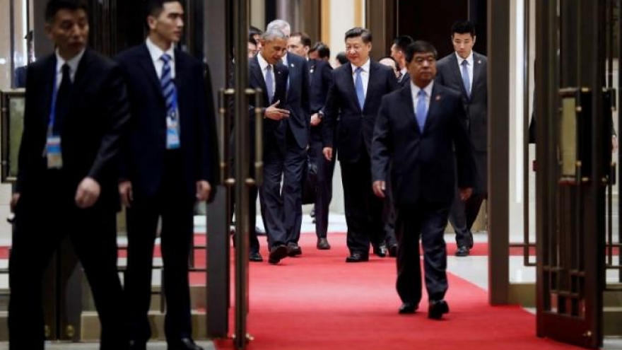 Obama presses China's Xi on East Sea ahead of G20
