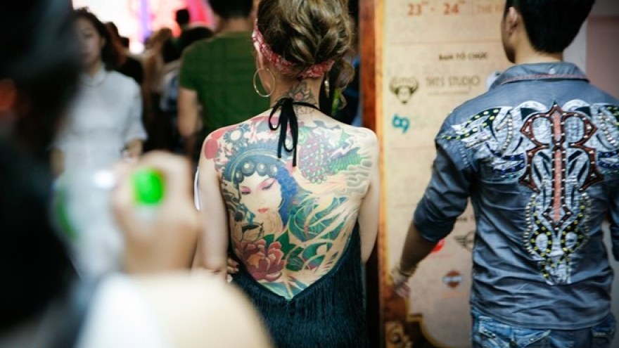 Tattoo lovers converge on Hanoi for int’l body art show