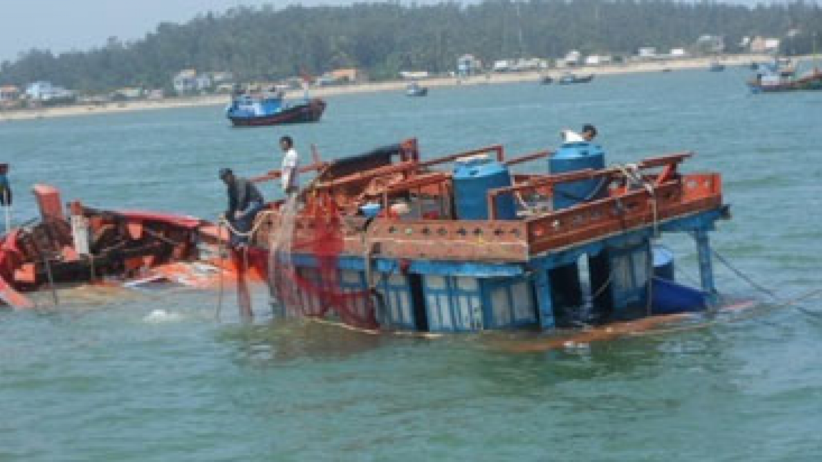 China must compensate Vietnamese fishermen’s losses