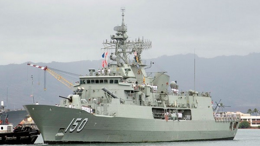 Australian naval warship visits Vietnam