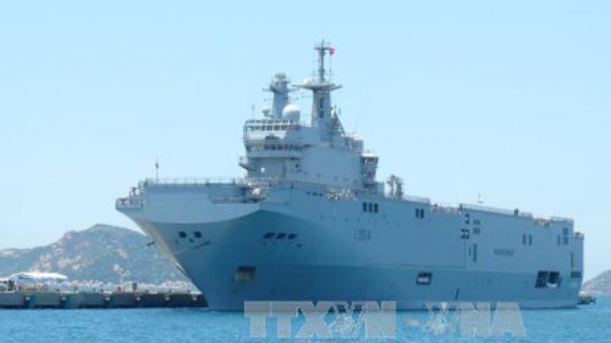 French aircraft carrier arrives in Vietnam