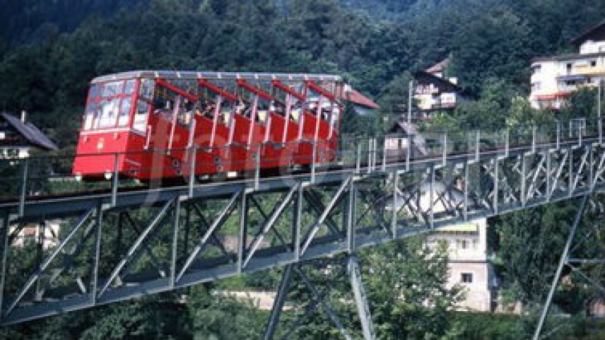 First mountain sightseeing trolley inaugurated 