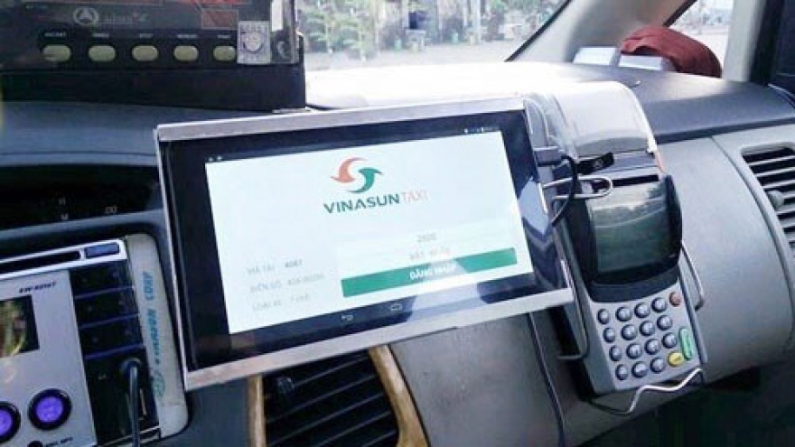 Taxi firms race to launch mobile apps as Uber, GrabTaxi thrive