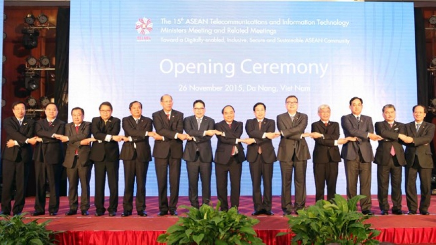 ASEAN telecoms ministers' meeting opens in Danang