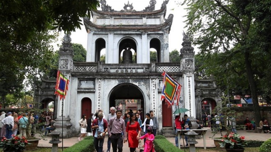 Hanoi records surge in tourists during four-day holiday