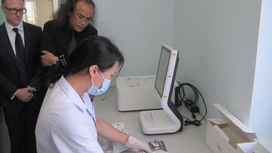 
        Lung cancer patients to get free EGFR mutation testing
                              