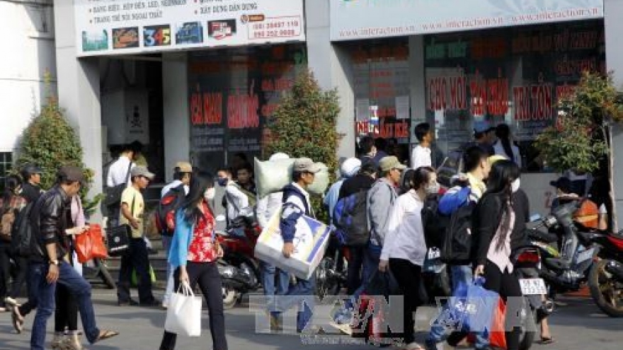 Low Tet bonuses stop workers from going home