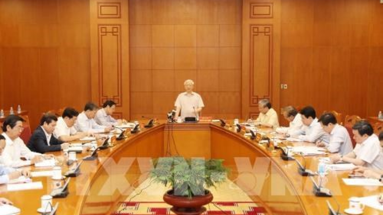Party chief urges greater anti-corruption efforts